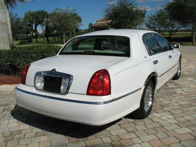 2002 Lincoln Town Car ZR-2 Extended Cab