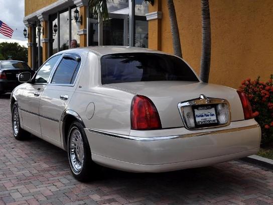 2002 Lincoln Town Car ZR-2 Extended Cab