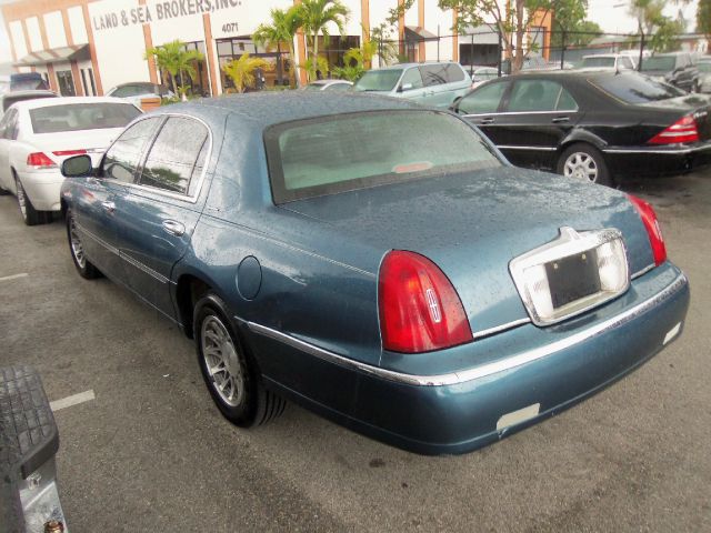 2002 Lincoln Town Car DOWN 4.9 WAC