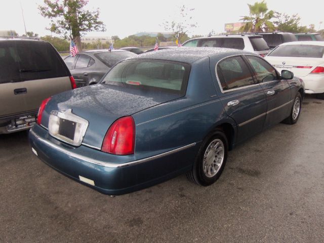 2002 Lincoln Town Car DOWN 4.9 WAC