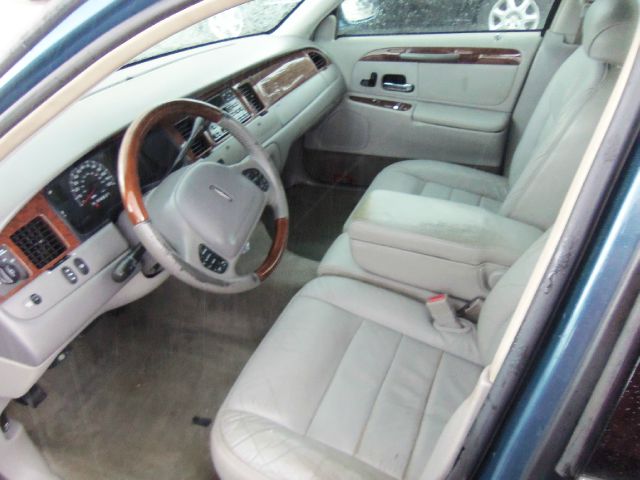 2002 Lincoln Town Car DOWN 4.9 WAC