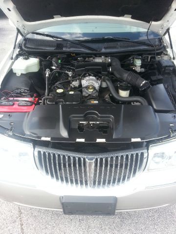 2002 Lincoln Town Car DOWN 4.9 WAC