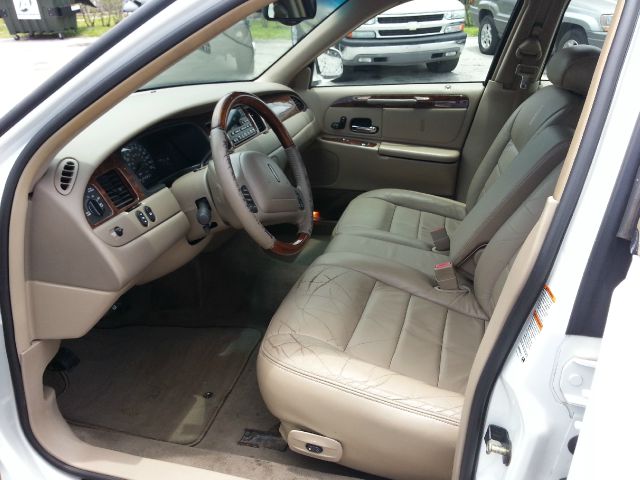 2002 Lincoln Town Car DOWN 4.9 WAC