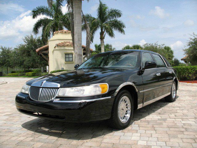 2002 Lincoln Town Car ZR-2 Extended Cab