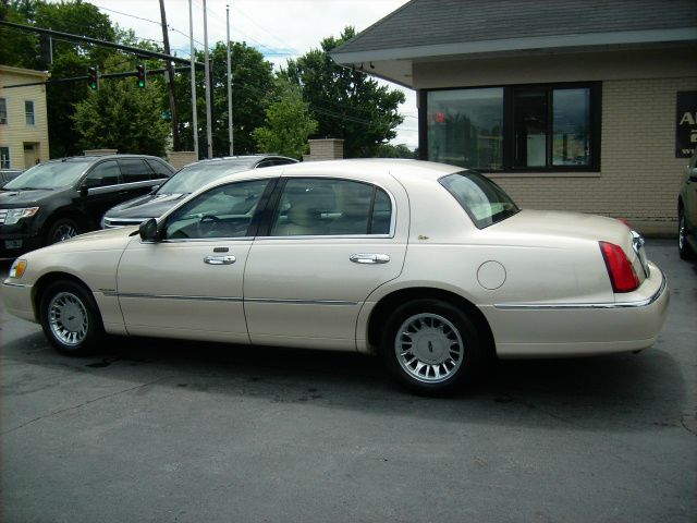 2002 Lincoln Town Car ZR-2 Extended Cab