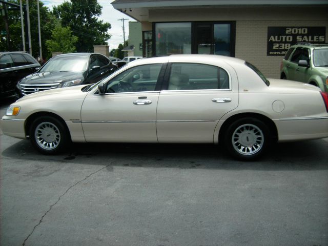 2002 Lincoln Town Car ZR-2 Extended Cab