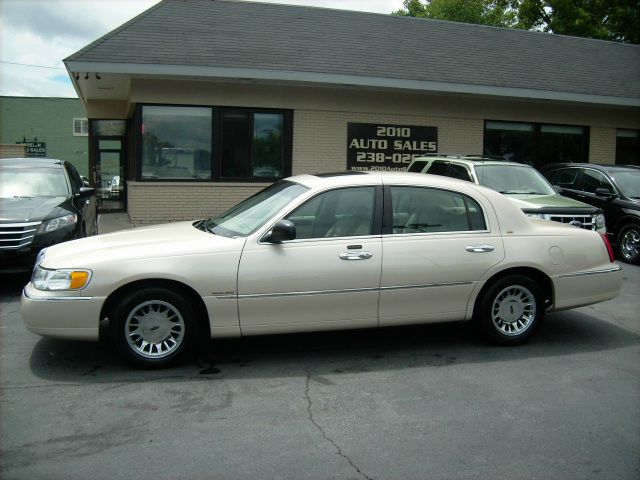 2002 Lincoln Town Car ZR-2 Extended Cab