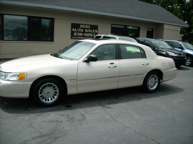 2002 Lincoln Town Car ZR-2 Extended Cab