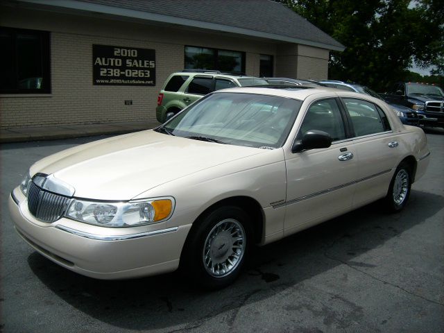 2002 Lincoln Town Car ZR-2 Extended Cab