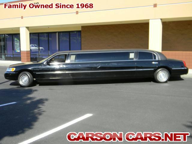 2002 Lincoln Town Car Unknown