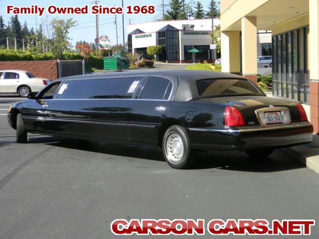 2002 Lincoln Town Car Unknown