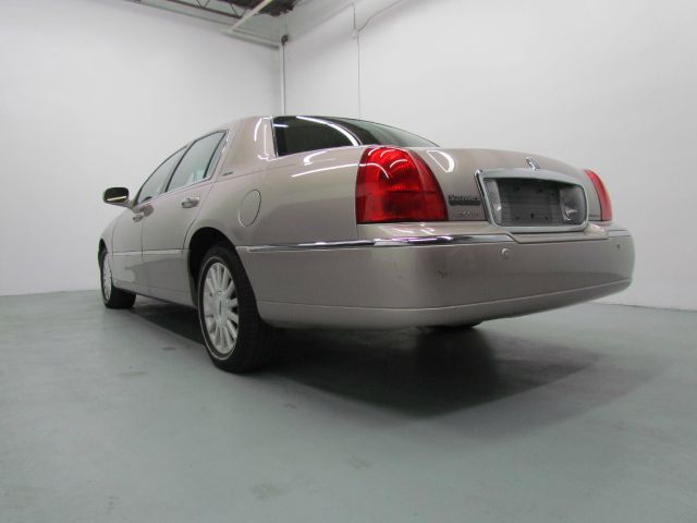 2003 Lincoln Town Car SLT Heavy DUTY QUAD CAB Dually