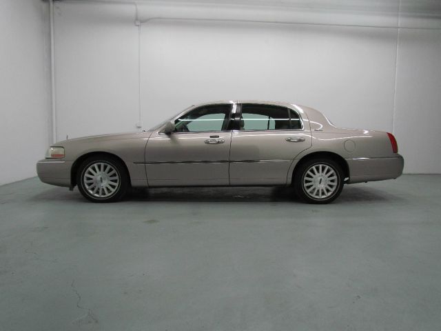 2003 Lincoln Town Car SLT Heavy DUTY QUAD CAB Dually