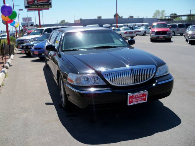 2003 Lincoln Town Car DOWN 4.9 WAC