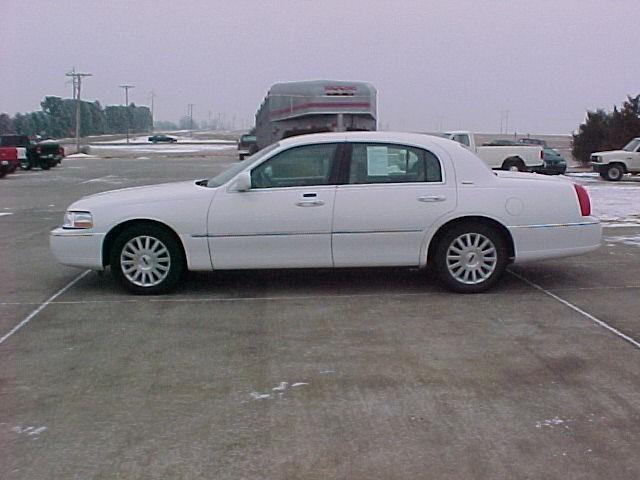 2003 Lincoln Town Car SLT 4x4 Z71 Fully Loaded