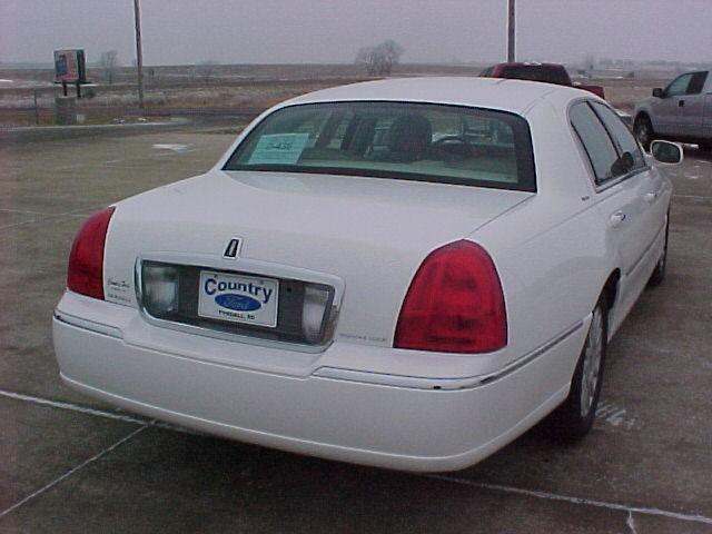 2003 Lincoln Town Car SLT 4x4 Z71 Fully Loaded