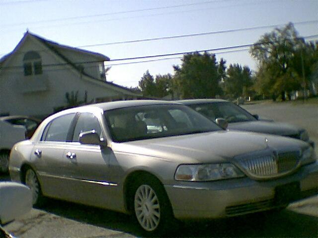 2003 Lincoln Town Car DOWN 4.9 WAC