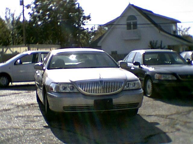 2003 Lincoln Town Car DOWN 4.9 WAC