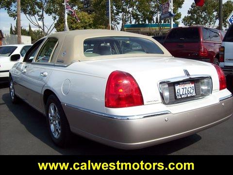 2003 Lincoln Town Car 4dr Sdn SL Auto