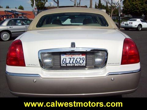 2003 Lincoln Town Car 4dr Sdn SL Auto