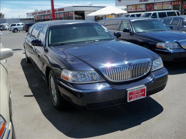 2003 Lincoln Town Car 4dr Sdn I4 CVT ULEV