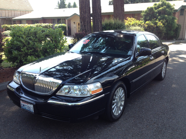 2003 Lincoln Town Car DOWN 4.9 WAC