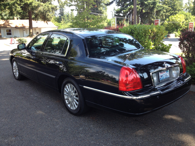 2003 Lincoln Town Car DOWN 4.9 WAC