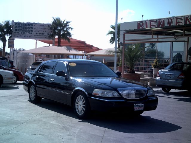 2003 Lincoln Town Car SLT Heavy DUTY QUAD CAB Dually