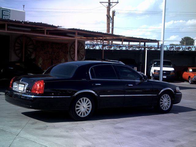 2003 Lincoln Town Car SLT Heavy DUTY QUAD CAB Dually