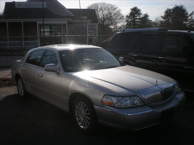 2003 Lincoln Town Car DOWN 4.9 WAC