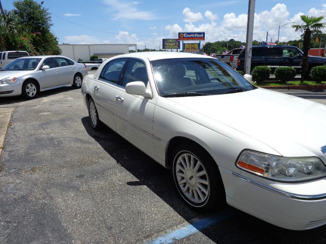 2003 Lincoln Town Car DOWN 4.9 WAC