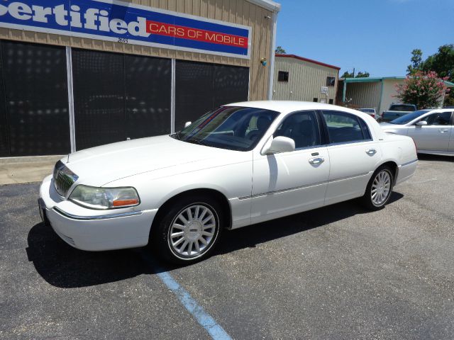 2003 Lincoln Town Car DOWN 4.9 WAC