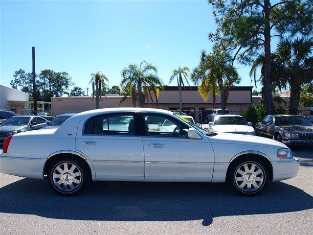 2003 Lincoln Town Car ZR-2 Extended Cab