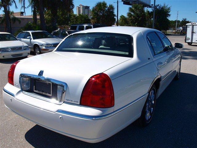 2003 Lincoln Town Car ZR-2 Extended Cab