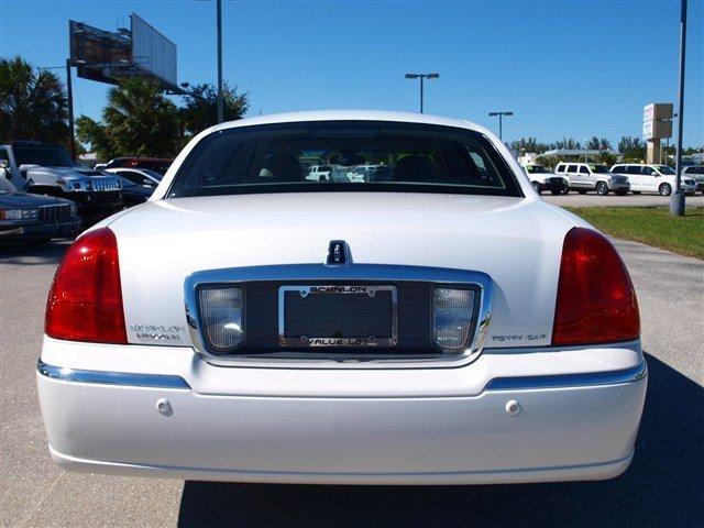 2003 Lincoln Town Car ZR-2 Extended Cab