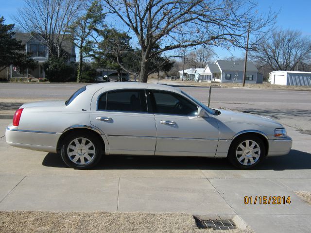 2003 Lincoln Town Car ZR-2 Extended Cab