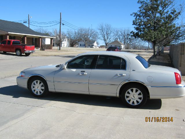 2003 Lincoln Town Car ZR-2 Extended Cab