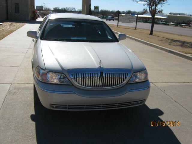 2003 Lincoln Town Car ZR-2 Extended Cab