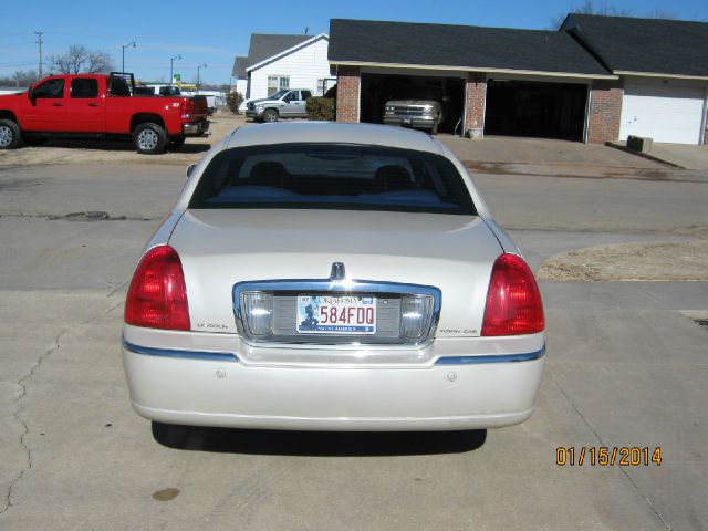 2003 Lincoln Town Car ZR-2 Extended Cab