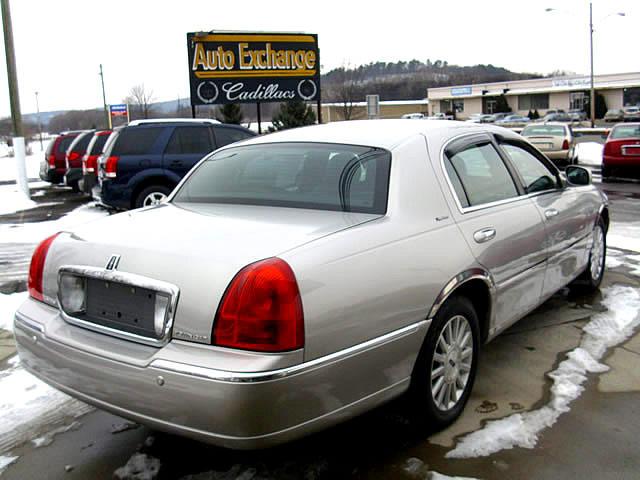 2003 Lincoln Town Car DOWN 4.9 WAC