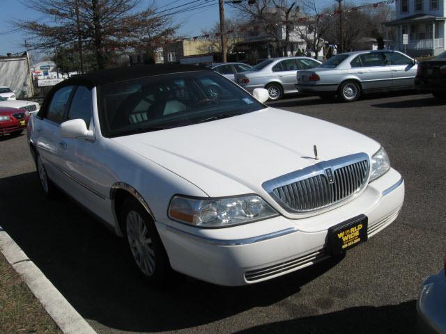 2003 Lincoln Town Car DOWN 4.9 WAC