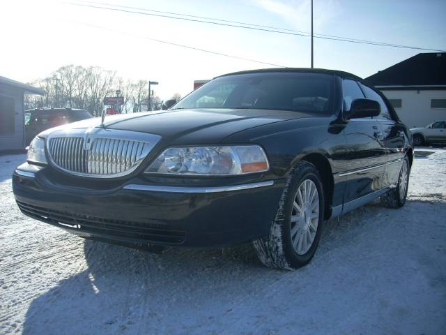 2003 Lincoln Town Car SLT1 AWD