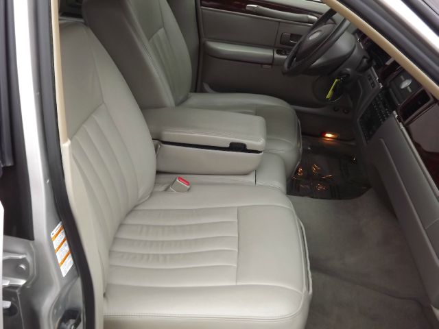 2003 Lincoln Town Car DOWN 4.9 WAC