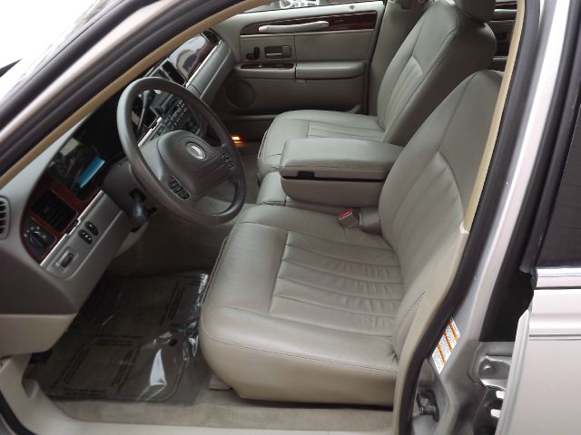 2003 Lincoln Town Car DOWN 4.9 WAC