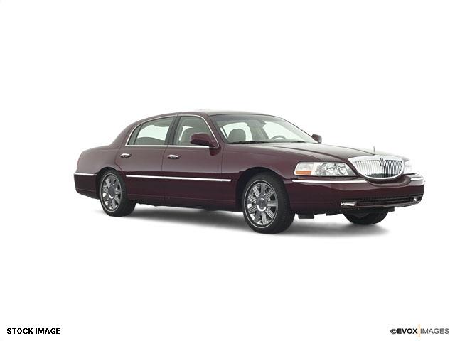 2003 Lincoln Town Car Unknown