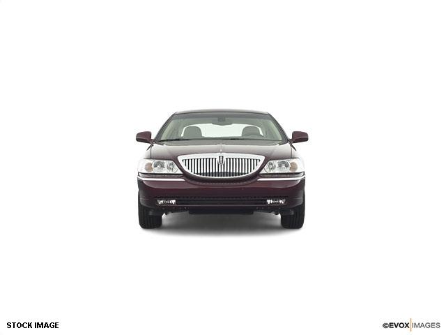 2003 Lincoln Town Car Unknown