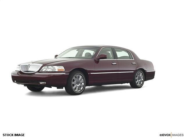 2003 Lincoln Town Car Unknown