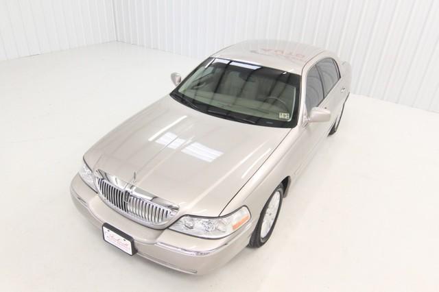 2003 Lincoln Town Car DOWN 4.9 WAC