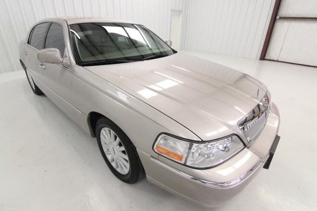 2003 Lincoln Town Car DOWN 4.9 WAC