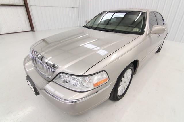 2003 Lincoln Town Car DOWN 4.9 WAC